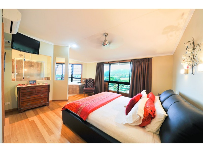 9 Pepperberry Lane, Cannon Valley QLD 4800