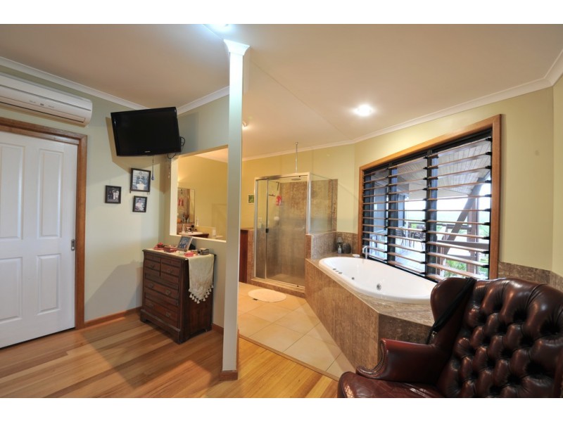 9 Pepperberry Lane, Cannon Valley QLD 4800
