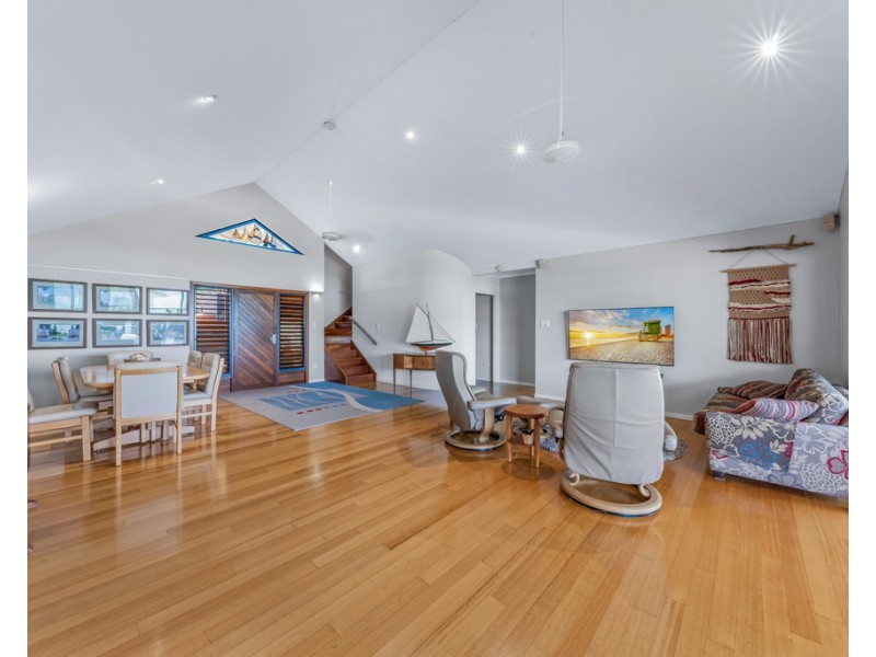 12 Nara Avenue, Airlie Beach QLD 4802