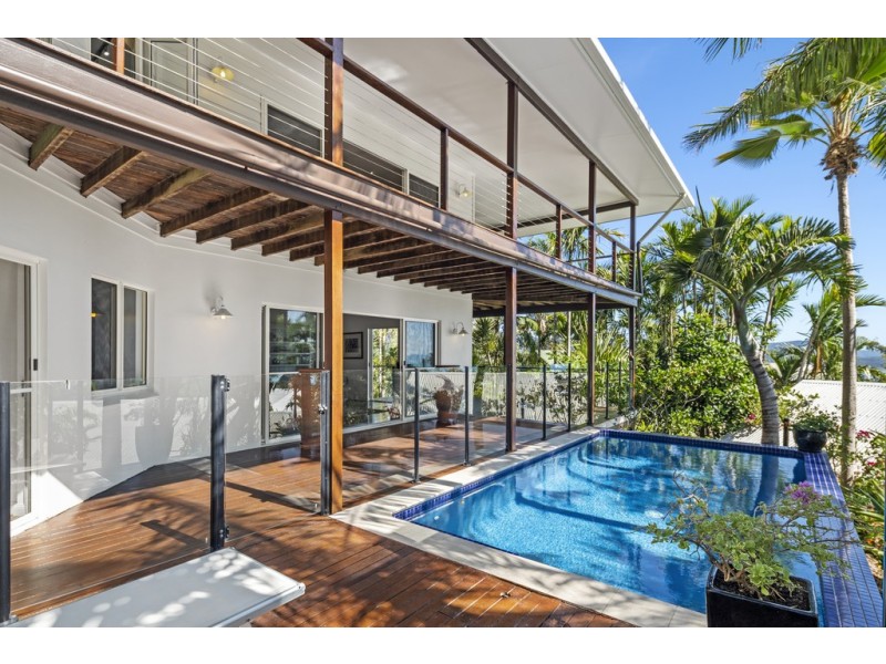 18 Macona Crescent, Cannonvale QLD 4802