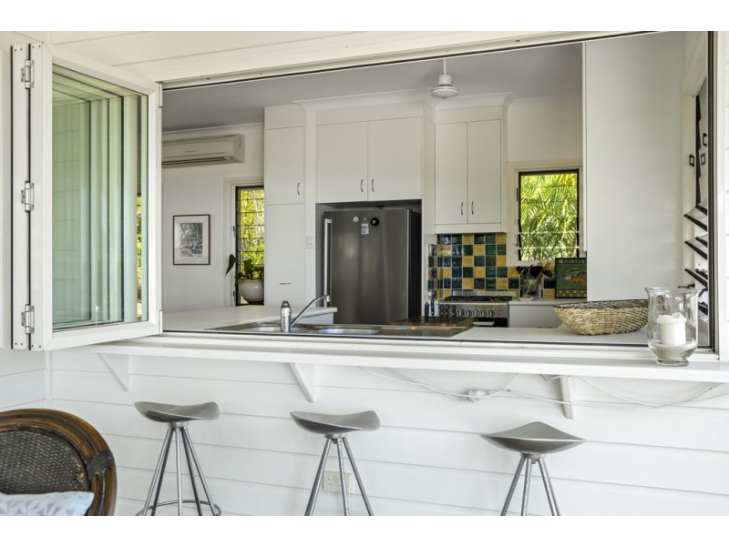 18 Macona Crescent, Cannonvale QLD 4802