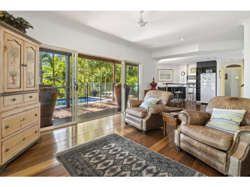 18 Macona Crescent, Cannonvale QLD 4802