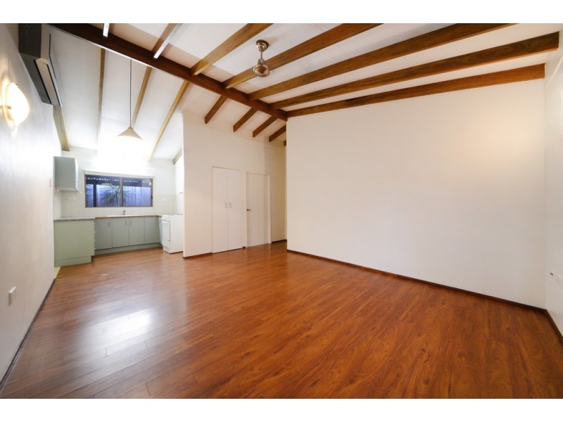 2/63 Manooka Drive, Cannonvale QLD 4802