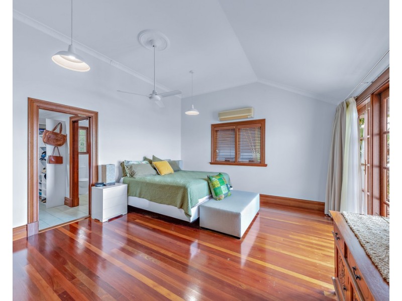 16 Kara Crescent, Airlie Beach QLD 4802