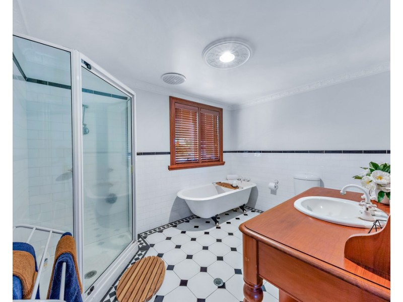 16 Kara Crescent, Airlie Beach QLD 4802