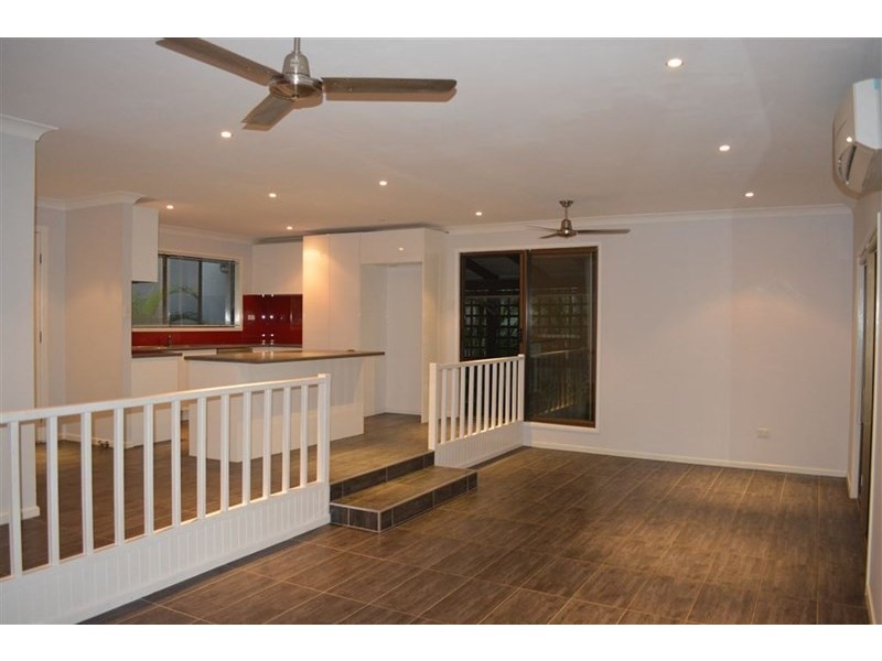 4 South Molle Boulevard, Cannonvale QLD 4802