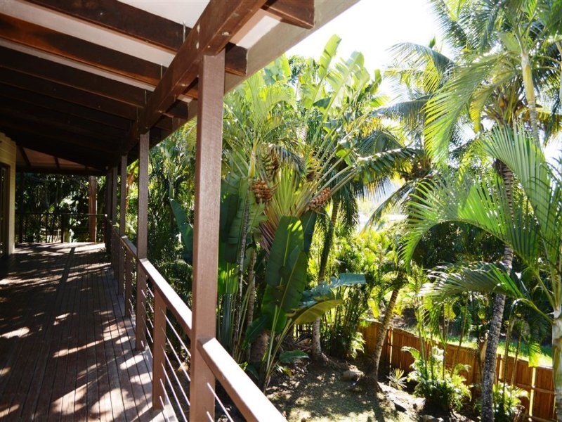 4 South Molle Boulevard, Cannonvale QLD 4802