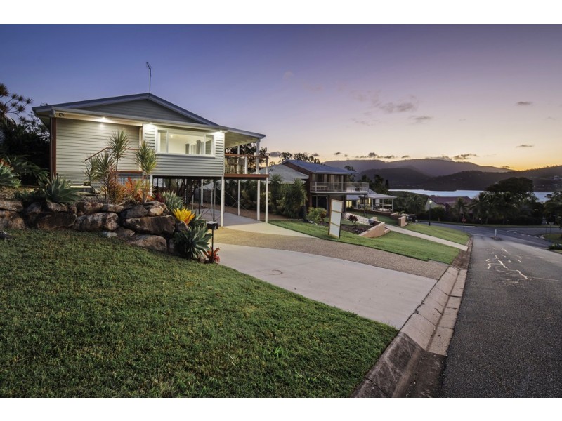 6 Illawong Street, Cannonvale QLD 4802
