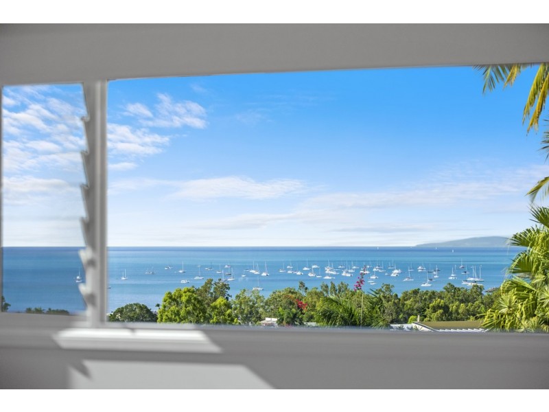 6 Illawong Street, Cannonvale QLD 4802