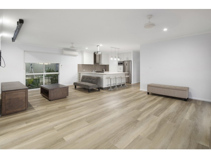 6 Illawong Street, Cannonvale QLD 4802