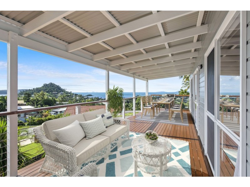 6 Illawong Street, Cannonvale QLD 4802