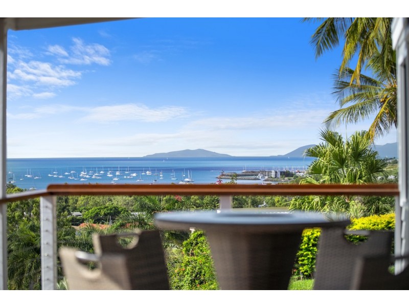 6 Illawong Street, Cannonvale QLD 4802