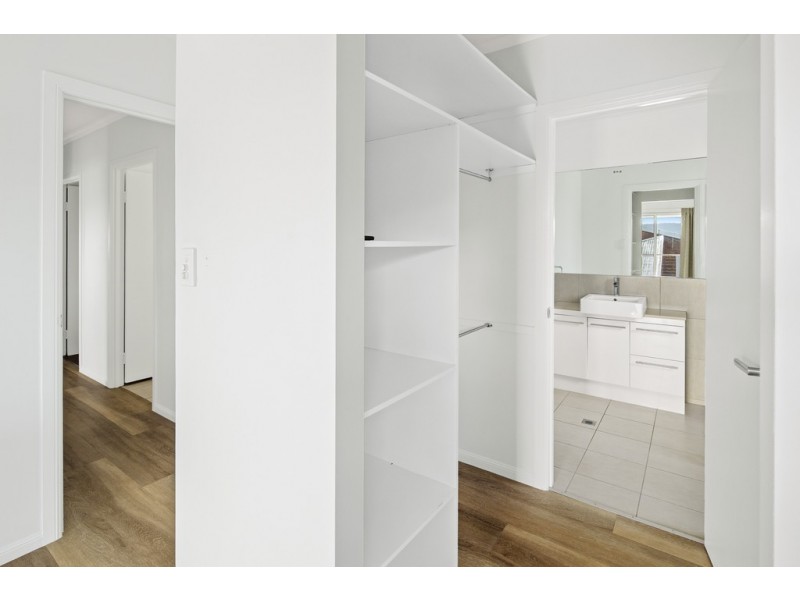 6 Illawong Street, Cannonvale QLD 4802