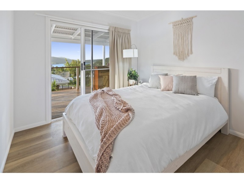 6 Illawong Street, Cannonvale QLD 4802