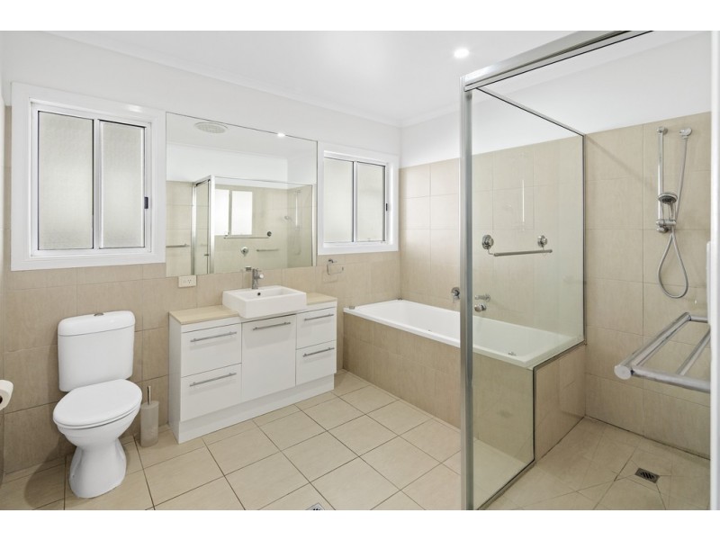 6 Illawong Street, Cannonvale QLD 4802