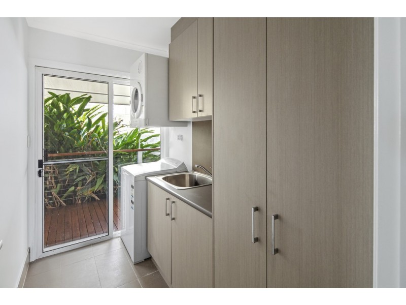 6 Illawong Street, Cannonvale QLD 4802