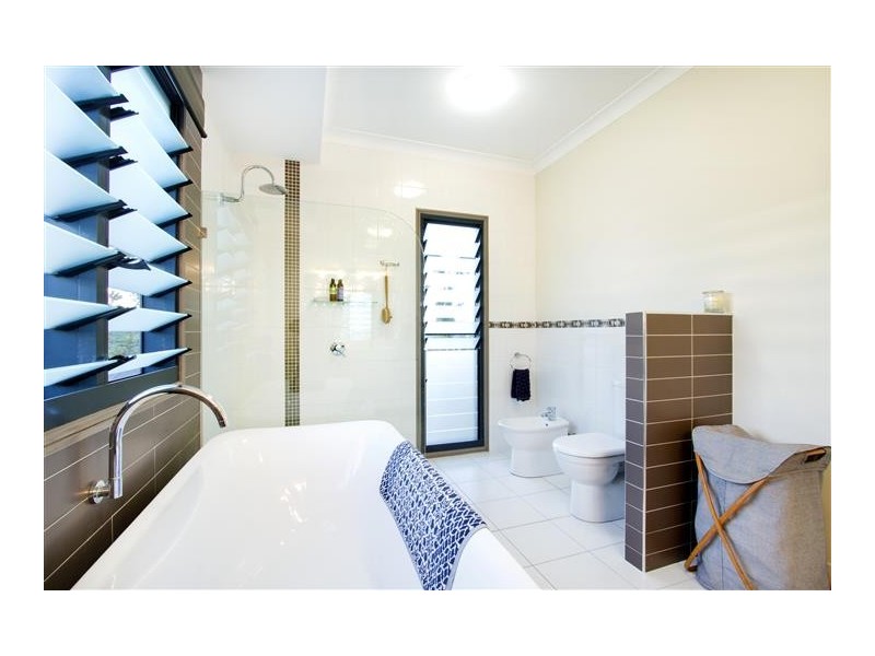 16 Wills Court, Cannonvale QLD 4802