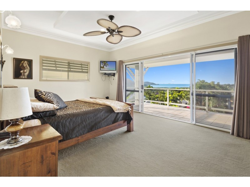 1/14 Hamilton Avenue, Cannonvale QLD 4802