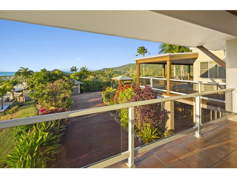 1/14 Hamilton Avenue, Cannonvale QLD 4802