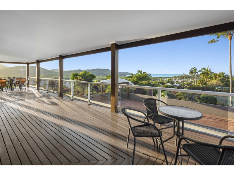 1/14 Hamilton Avenue, Cannonvale QLD 4802