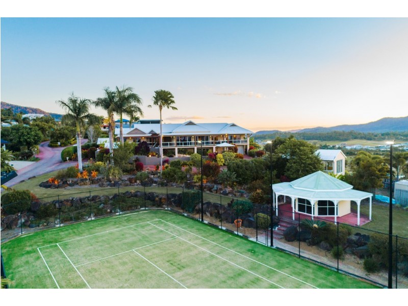 1/14 Hamilton Avenue, Cannonvale QLD 4802