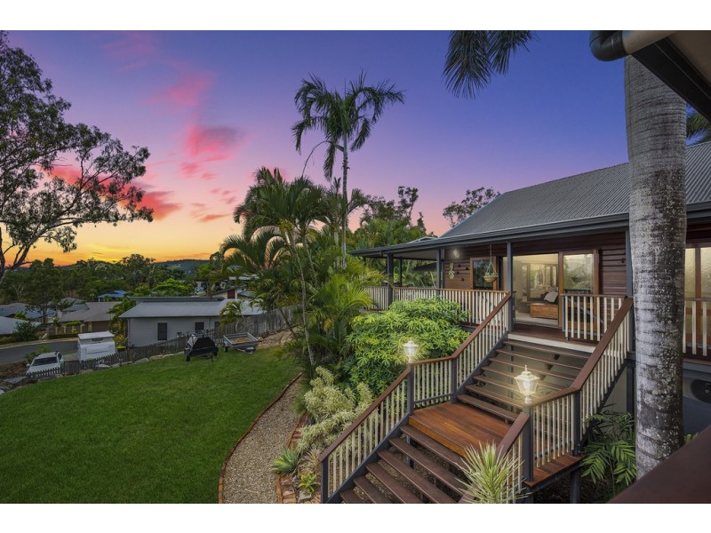 5 Linscot Close, Cannonvale QLD 4802