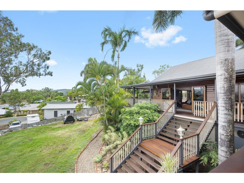 5 Linscot Close, Cannonvale QLD 4802