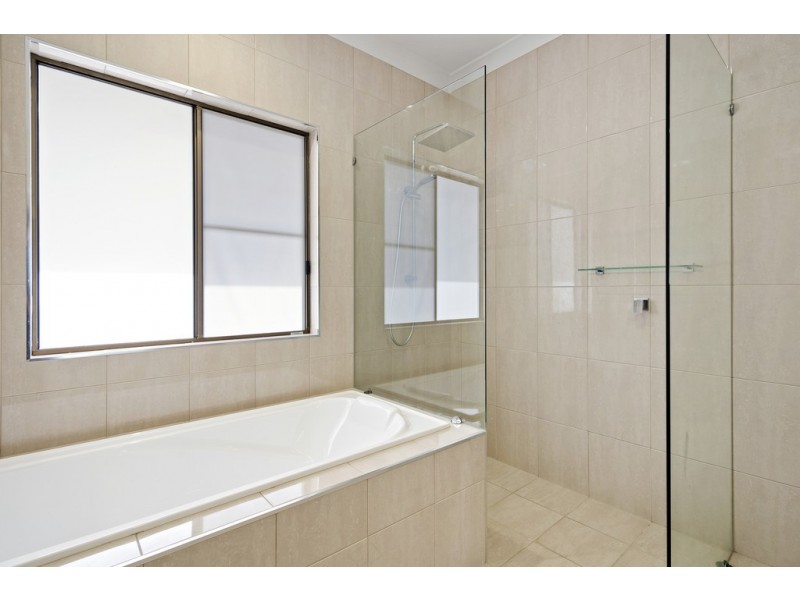 5 Linscot Close, Cannonvale QLD 4802