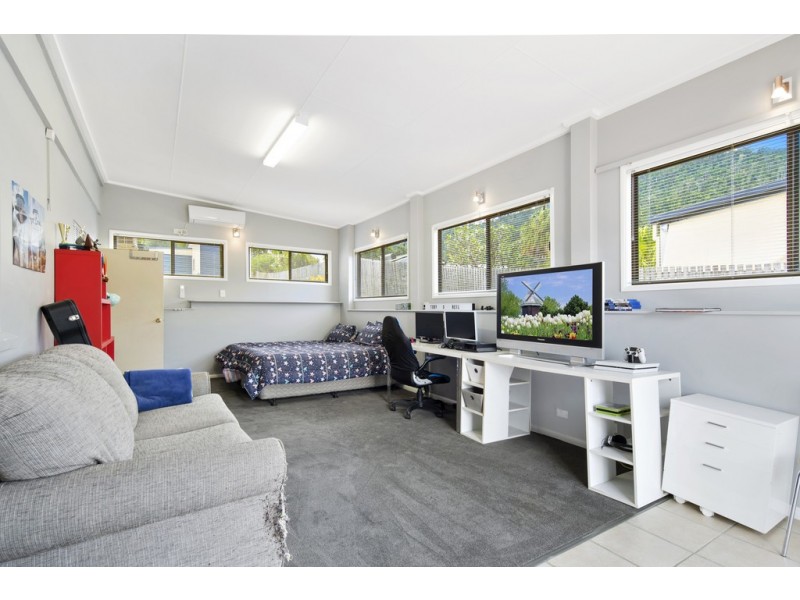 5 Linscot Close, Cannonvale QLD 4802