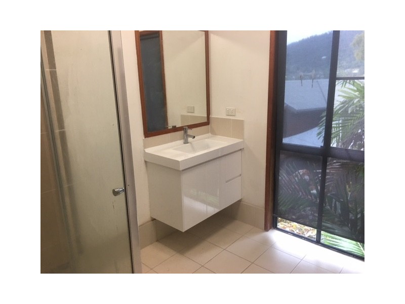 7 Daydream Court, Cannonvale QLD 4802