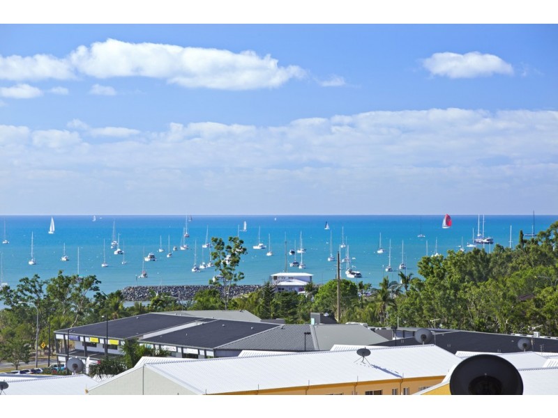106/2 Eshelby Drive, Cannonvale QLD 4802
