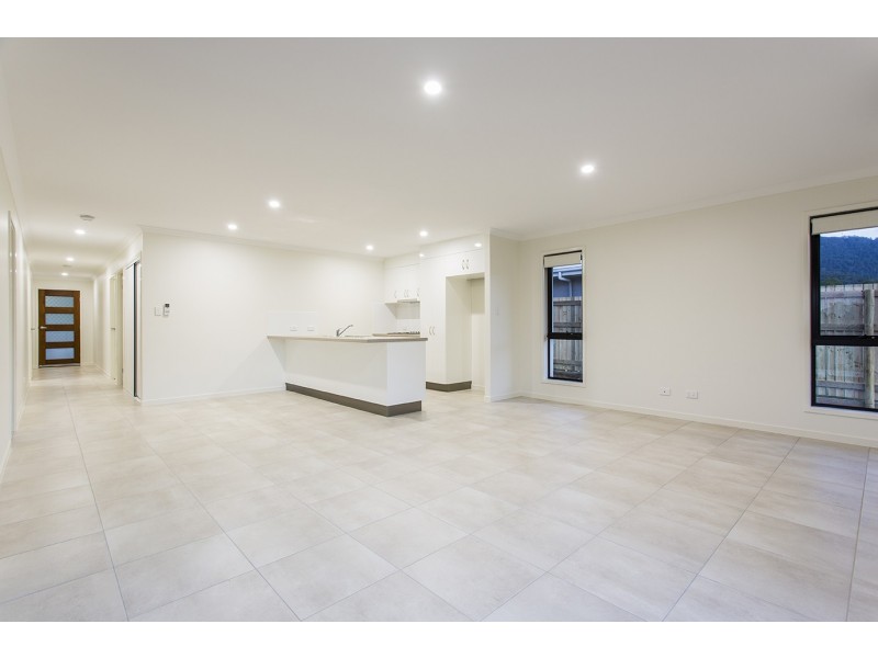 18 Trader Crescent, Cannonvale QLD 4802