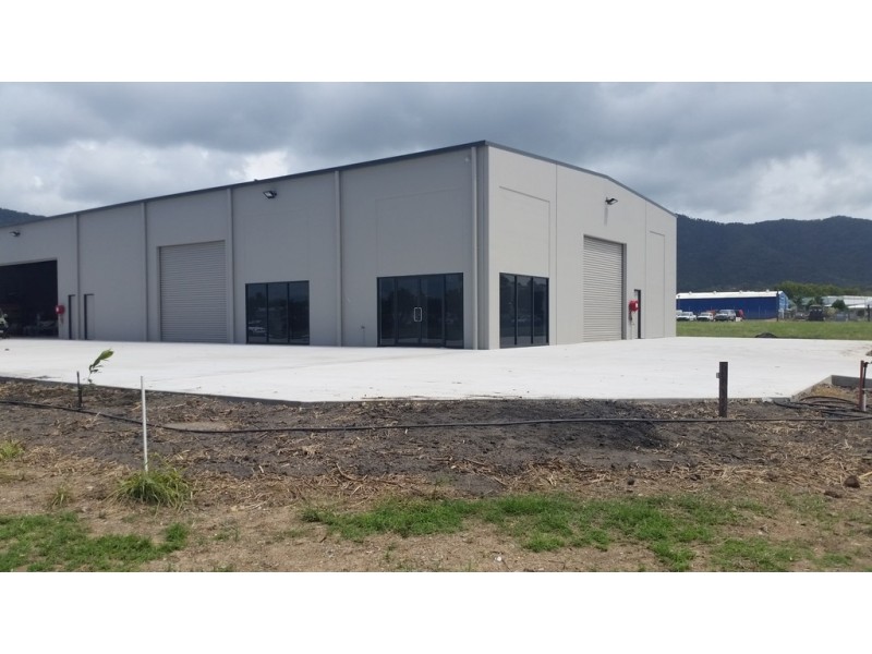 2/1 Myer Lasky Drive, Cannonvale QLD 4802