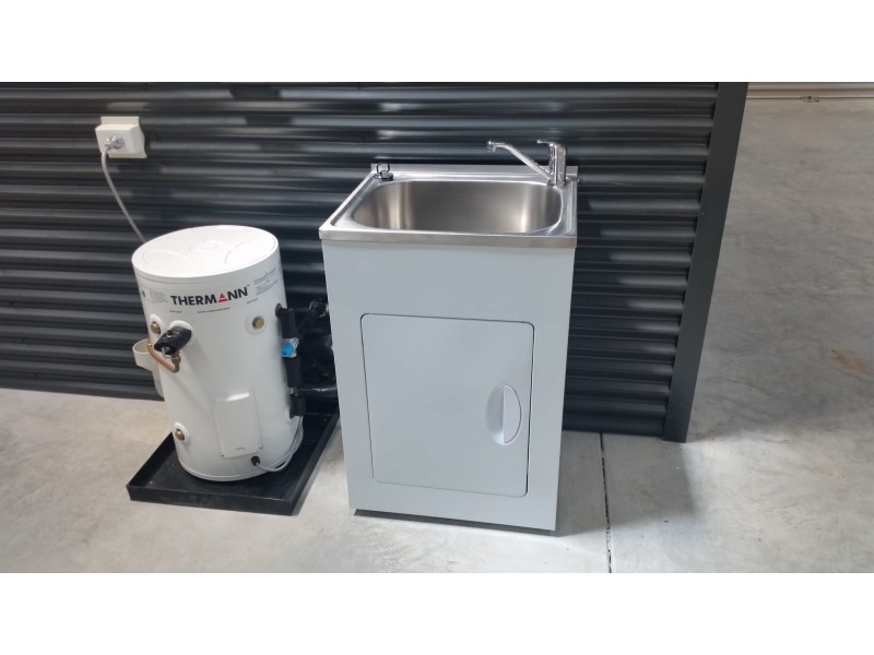 2/1 Myer Lasky Drive, Cannonvale QLD 4802