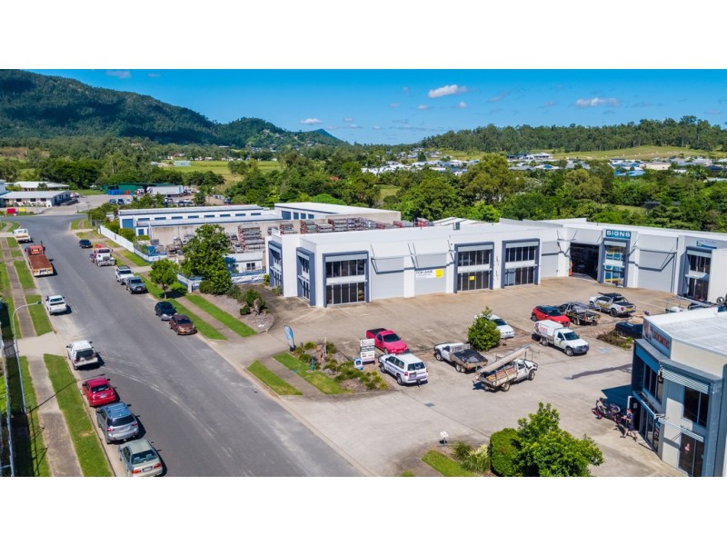 2/8 Myer Lasky Drive, Cannonvale QLD 4802