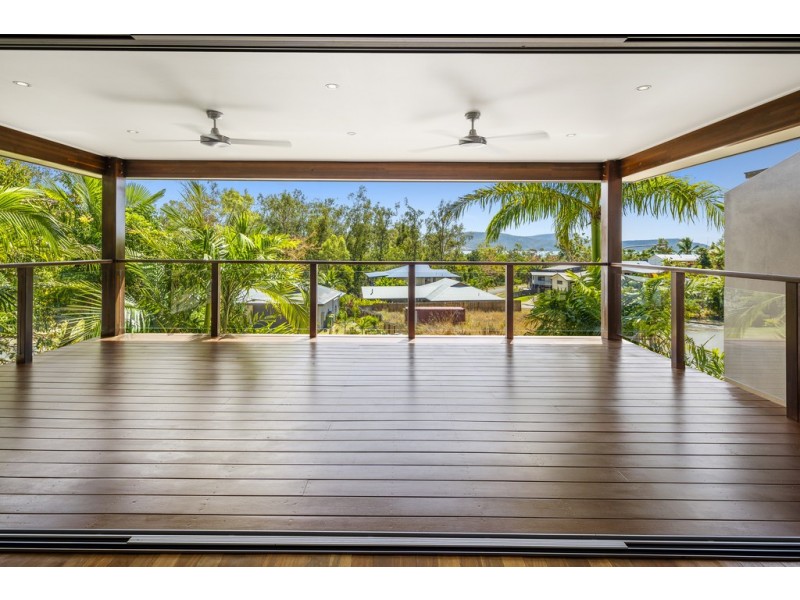 2/44 Eshelby Drive, Cannonvale QLD 4802