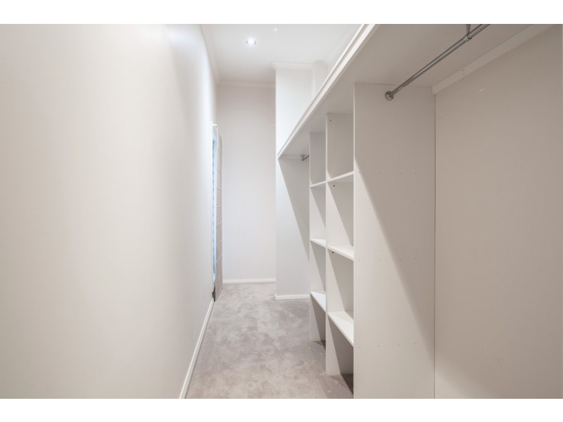 2/44 Eshelby Drive, Cannonvale QLD 4802