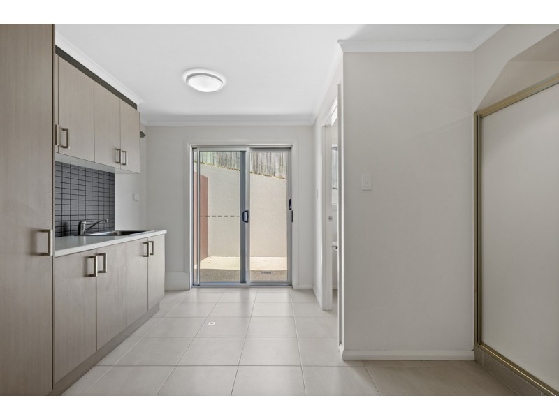 2/44 Eshelby Drive, Cannonvale QLD 4802