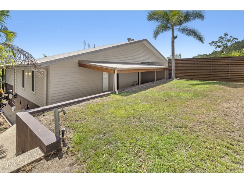 2/44 Eshelby Drive, Cannonvale QLD 4802