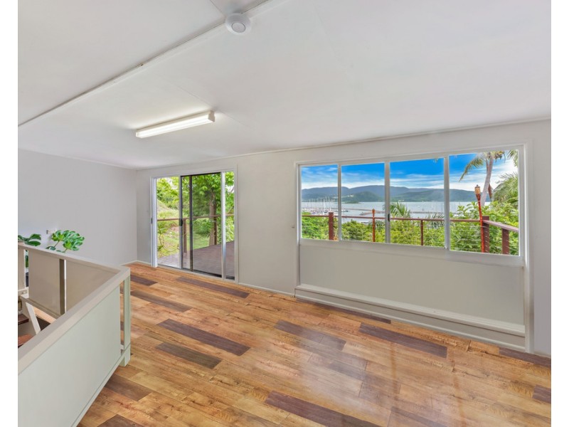 14 Summit Avenue, Airlie Beach QLD 4802