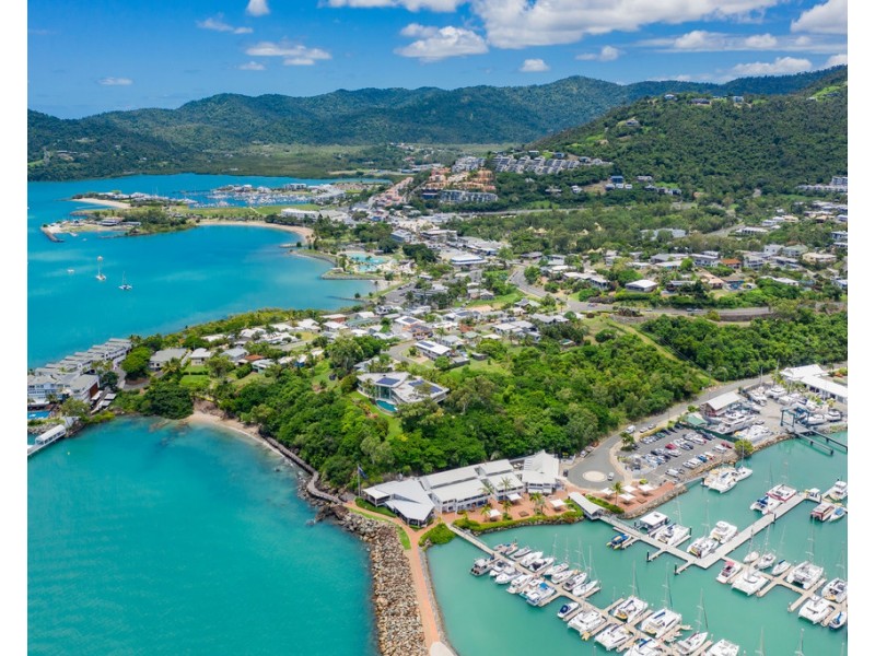 14 Summit Avenue, Airlie Beach QLD 4802