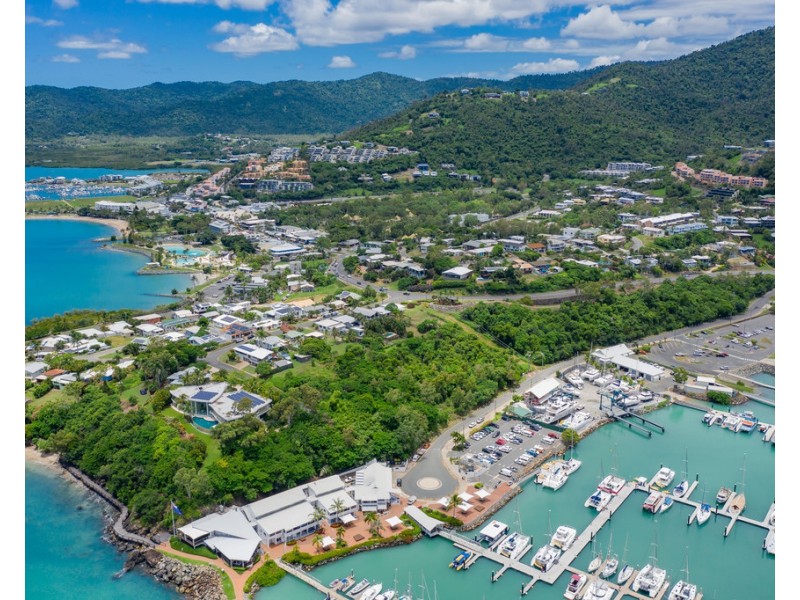 14 Summit Avenue, Airlie Beach QLD 4802