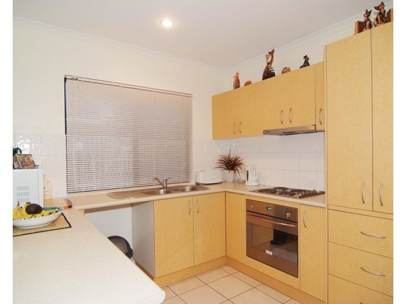 14/16 Beach Road, Cannonvale QLD 4802