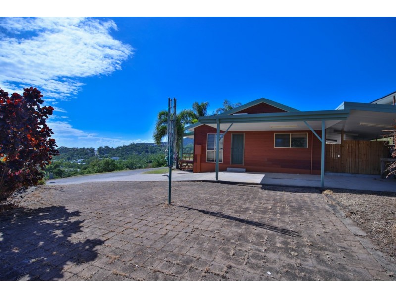 5 Katoota Court, Cannonvale QLD 4802