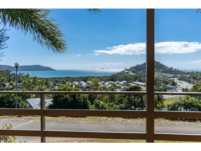 5 Katoota Court, Cannonvale QLD 4802