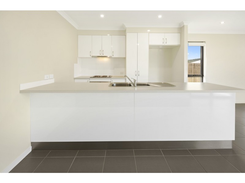 15 Olivia Street, Cannonvale QLD 4802