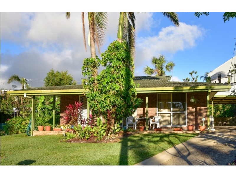 18 Palm Drive, Cannonvale QLD 4802