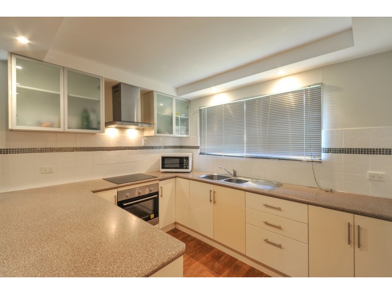 18 Palm Drive, Cannonvale QLD 4802