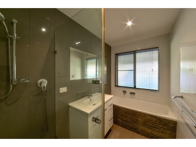 18 Palm Drive, Cannonvale QLD 4802