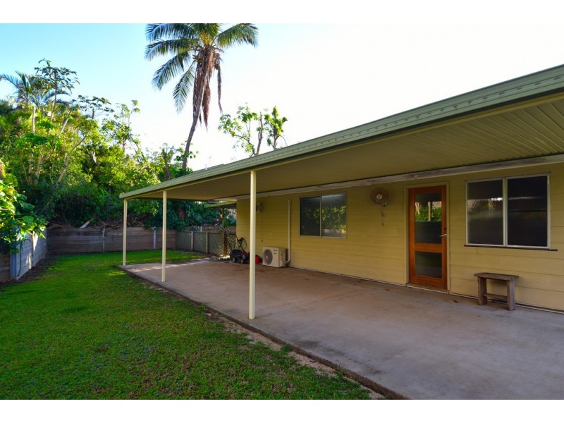18 Palm Drive, Cannonvale QLD 4802